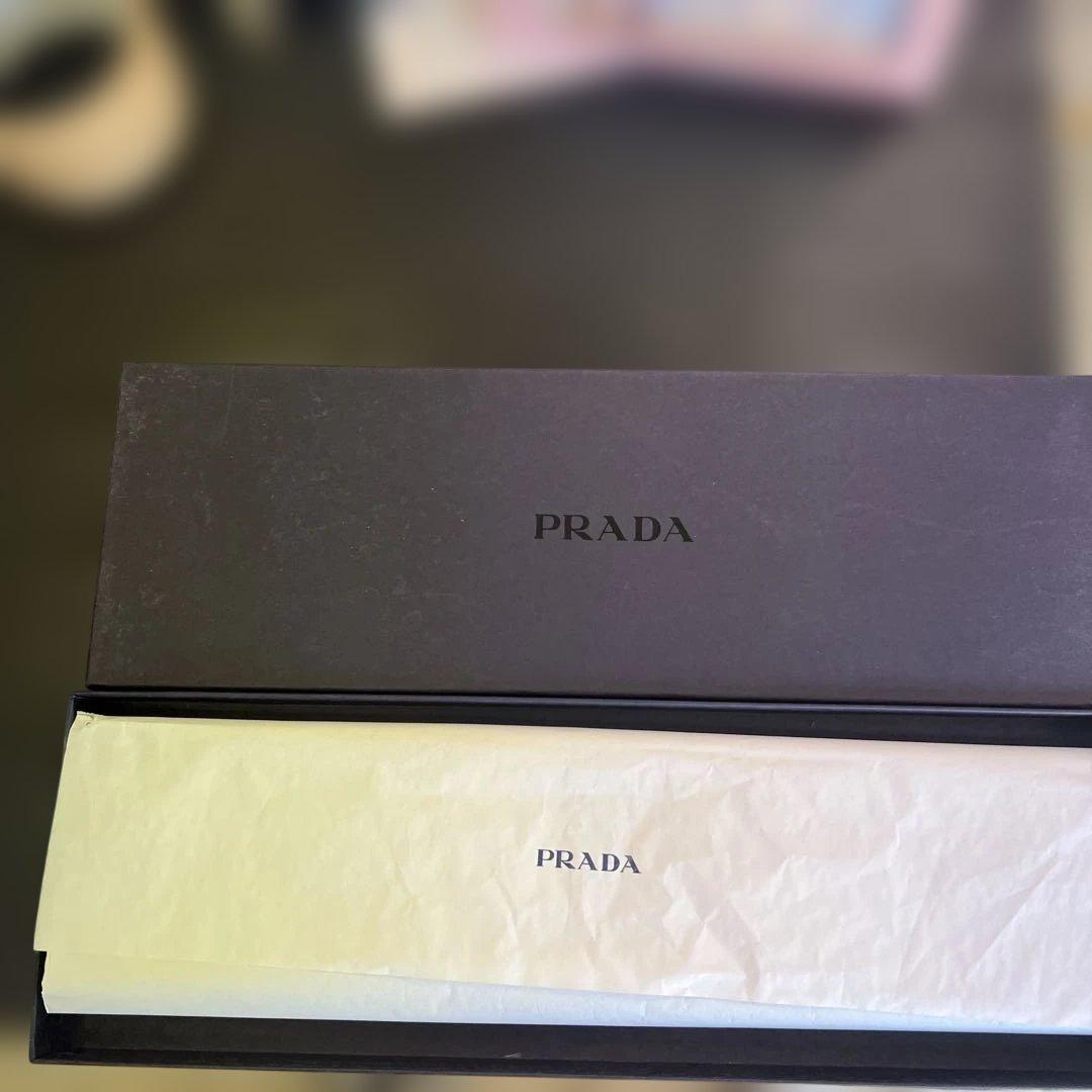 と*も様 丸の内店購入　プラダメンズネクタイ　シルバーグレー