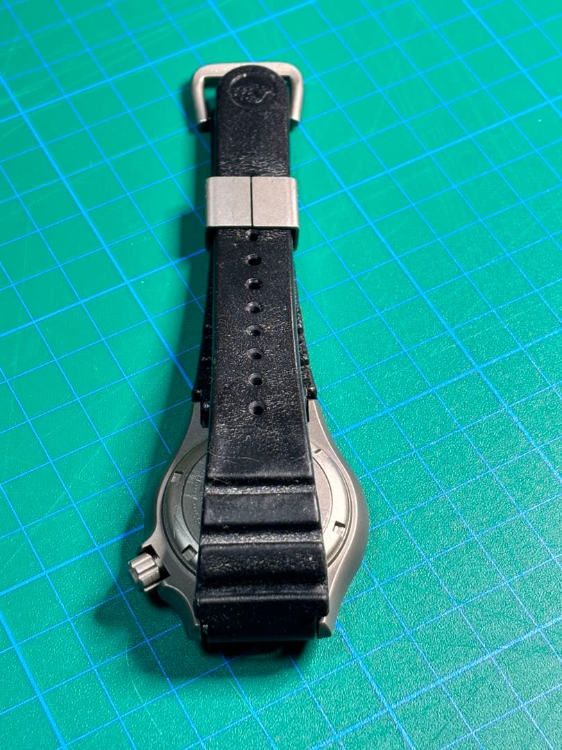 ちょっとレトロなSEIKO 200M 腕時計 7c43-6a00 チタンダイバー