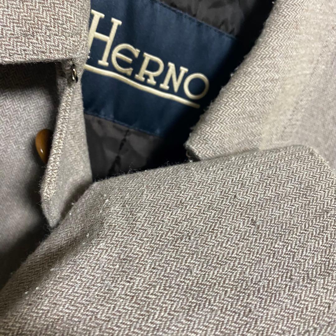 ヘルノ　中綿入りコート　サイズ50 袖詰めあり？