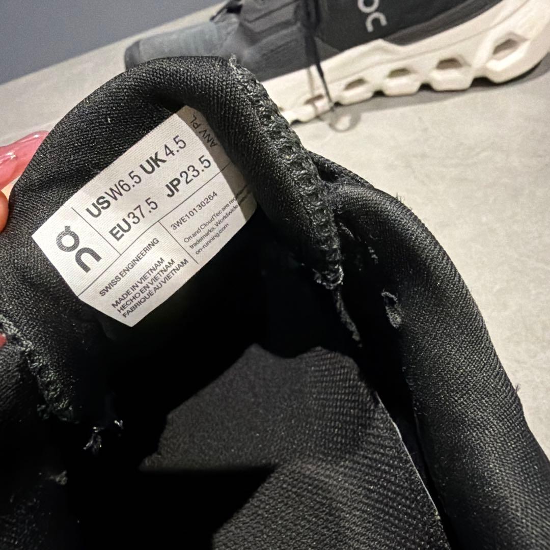 On ランニングシューズ ブラック