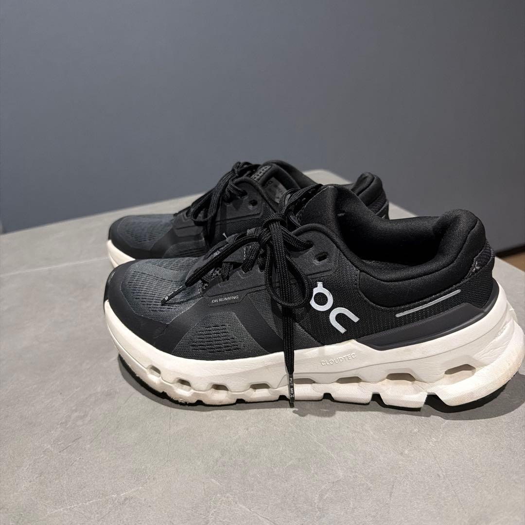 On ランニングシューズ ブラック