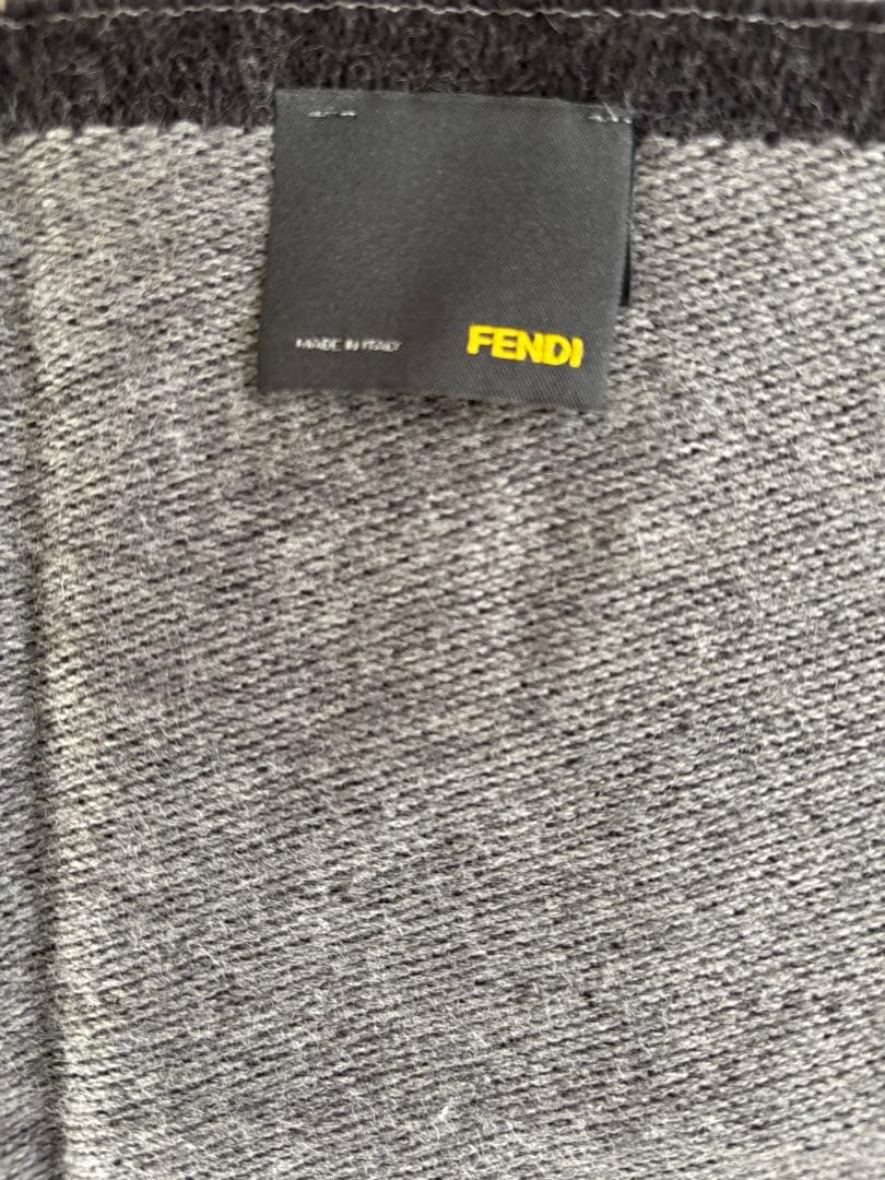 【値下げ】FENDI マフラー