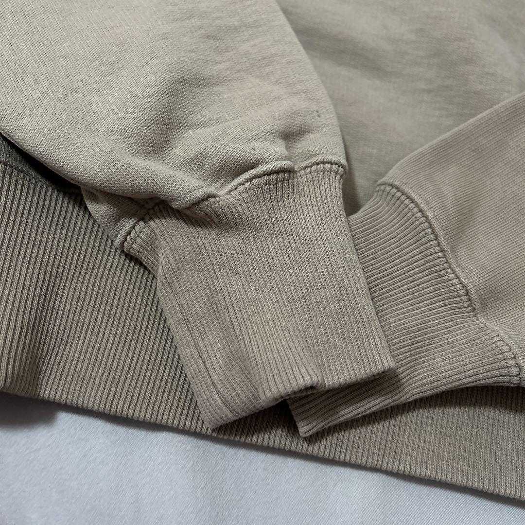 ami ベージュ ハートロゴ トレーナー