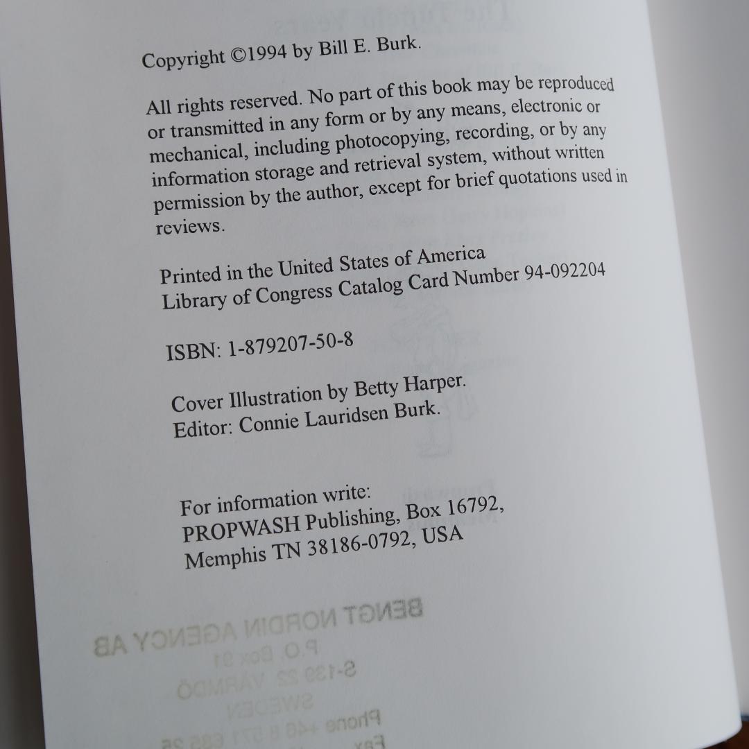 セール！ 洋書『 エルビス・プレスリー：幼少テューペロ時代』著者サイン入り