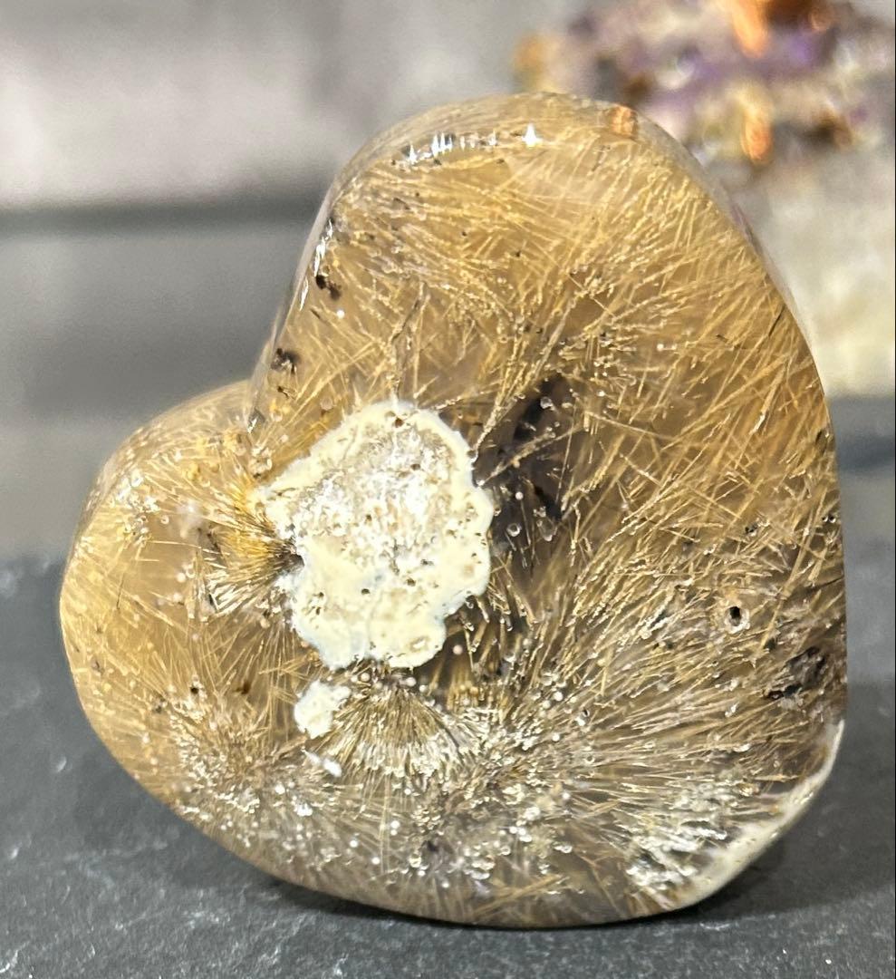 ゴールデンルチルクォーツ　ハート型　原石