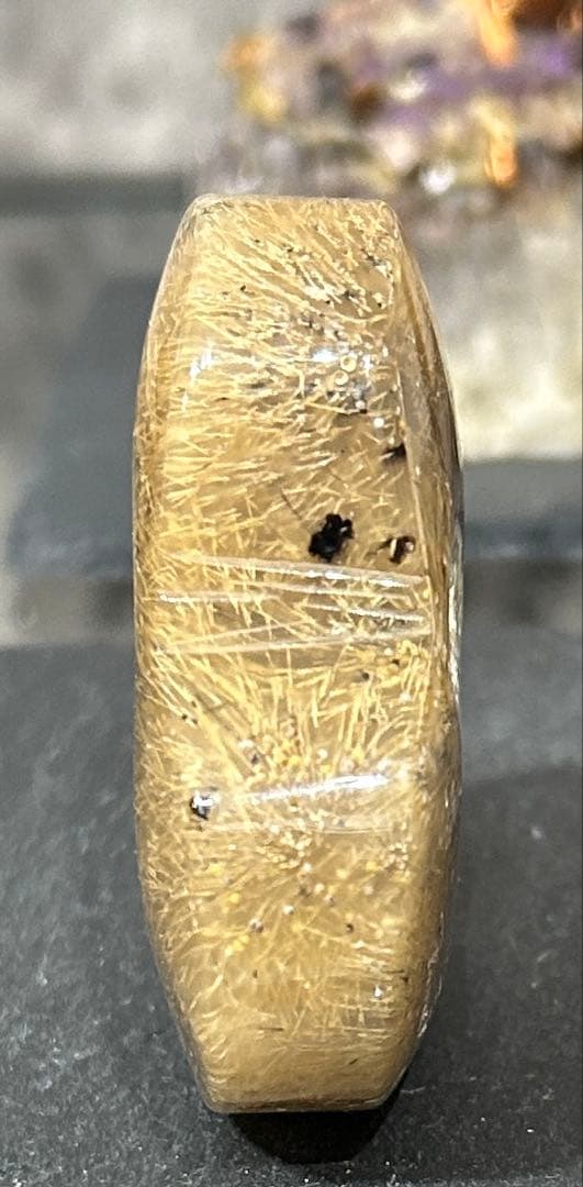 ゴールデンルチルクォーツ　ハート型　原石