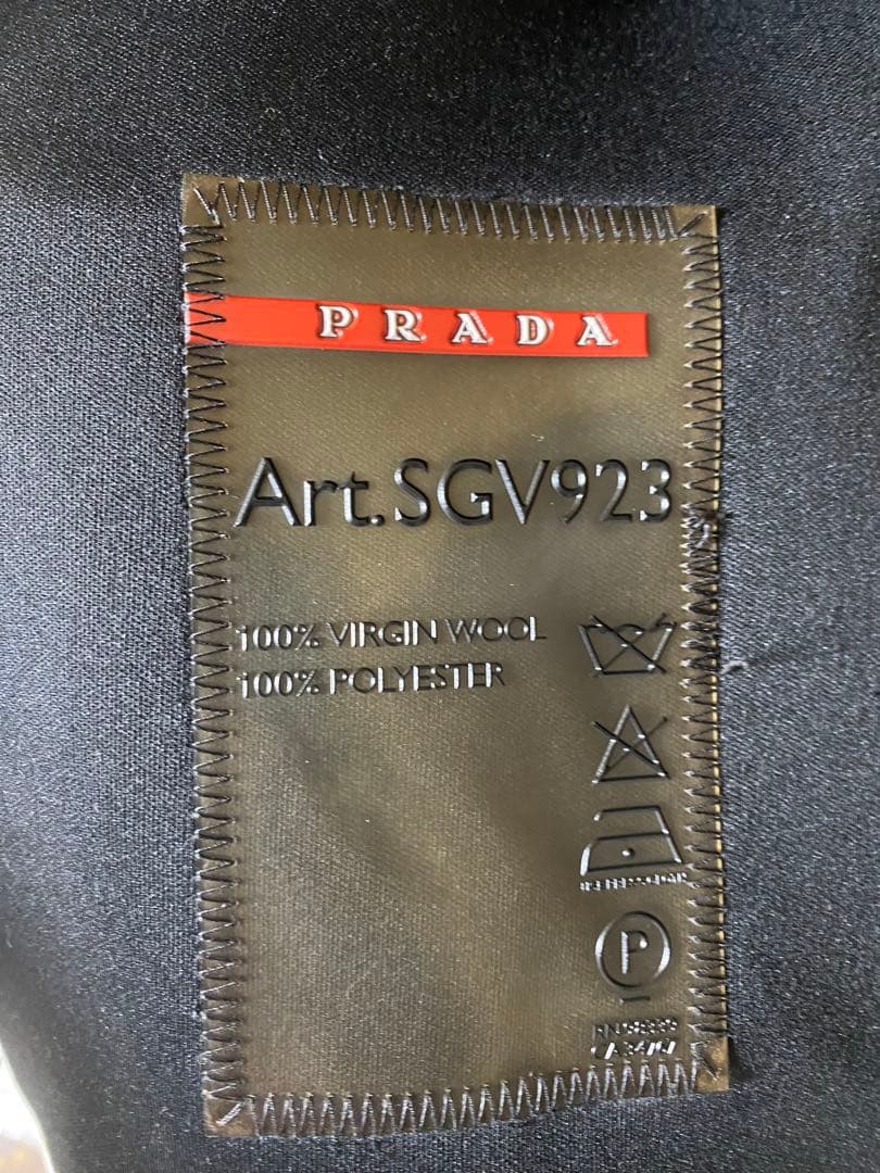 PRADAダッフルコート