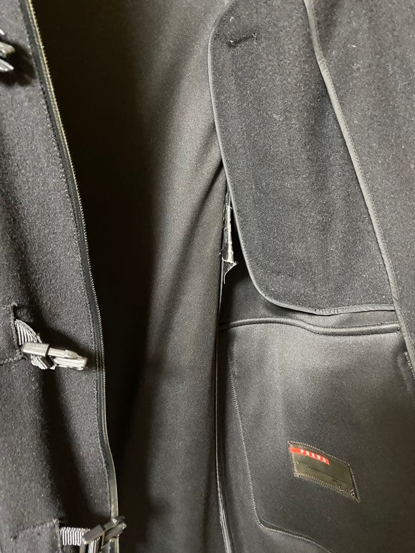 PRADAダッフルコート
