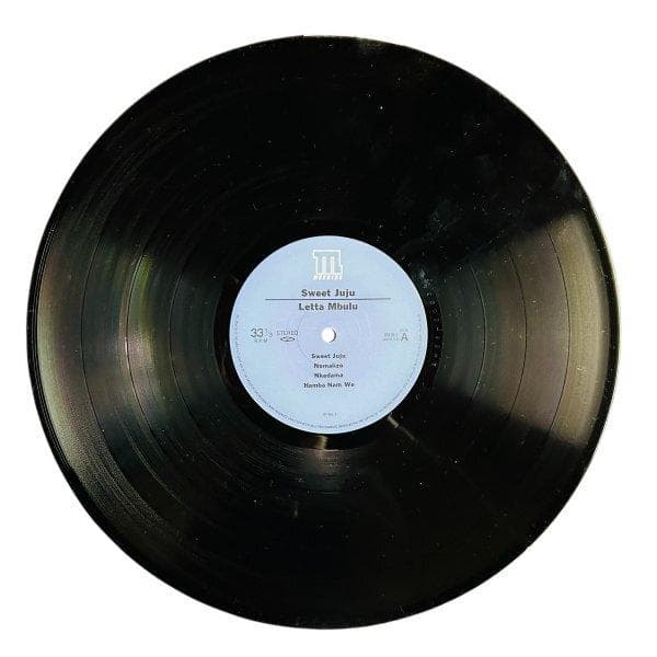 レッタ・ンブール（Letta Mbulu）　Sweet Juju