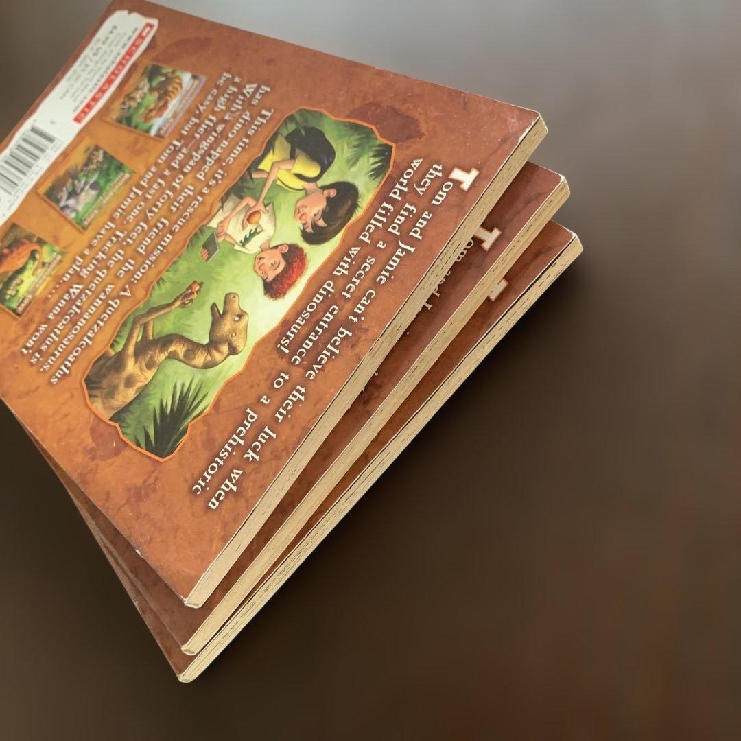 Scholastic DINOSAUR COVE #1 2 4 3冊セット