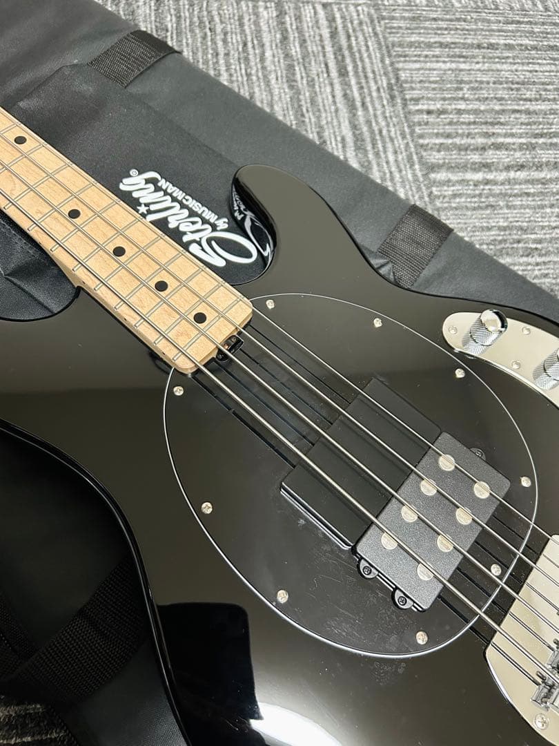 ベース Sterling by MUSIC MAN Ray4