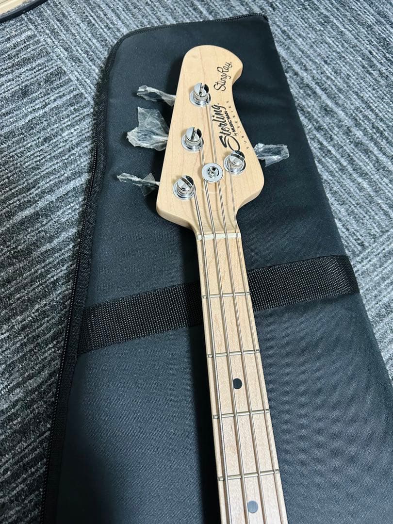 ベース Sterling by MUSIC MAN Ray4