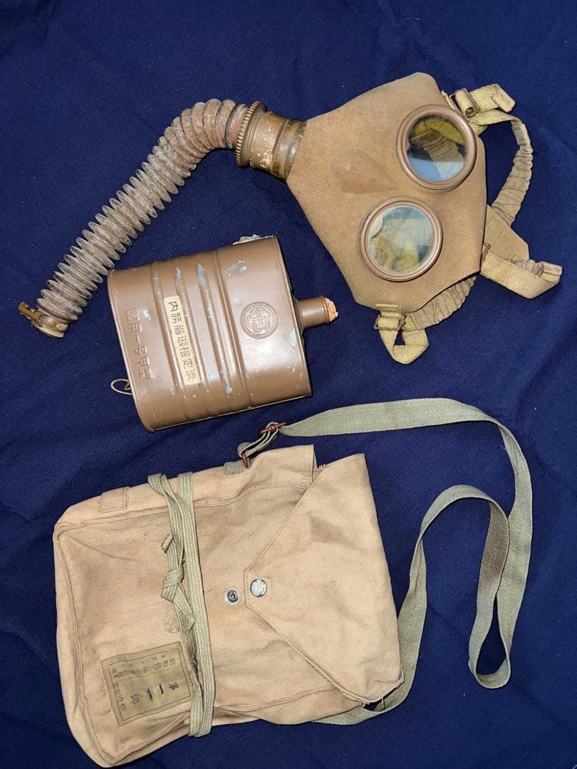 日本　戦時中防空用防毒面（サービス品あり）