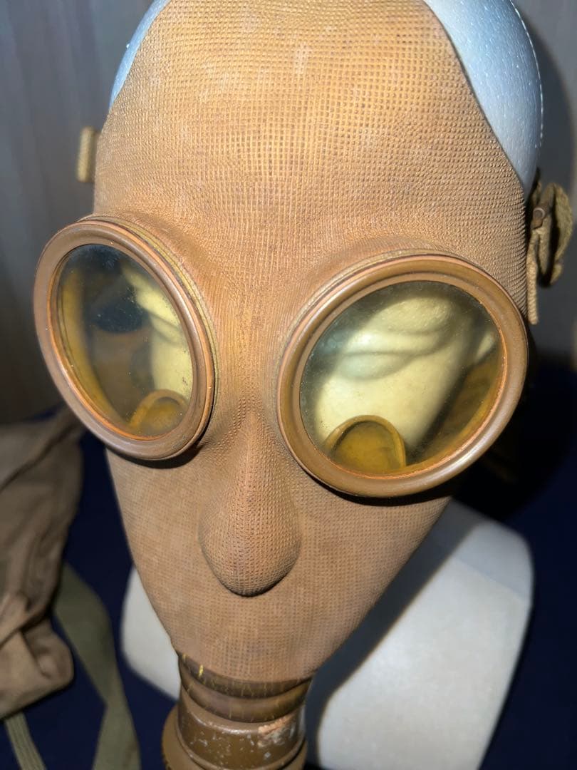 日本　戦時中防空用防毒面（サービス品あり）