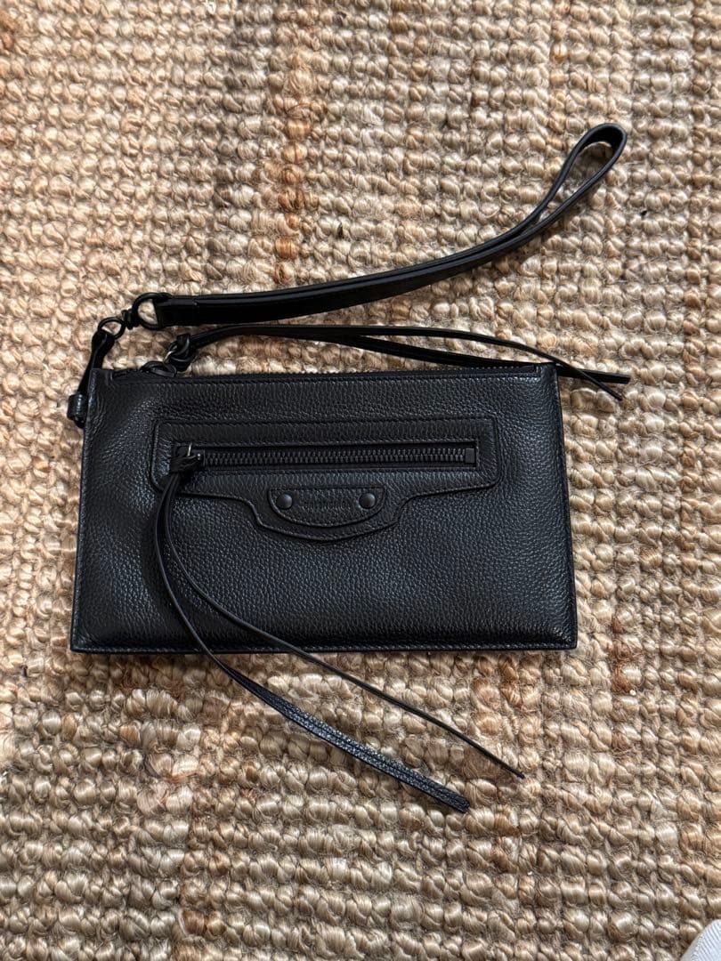 【未使用級】バレンシアガ クラッチバッグ ネオクラシック レザー 黒