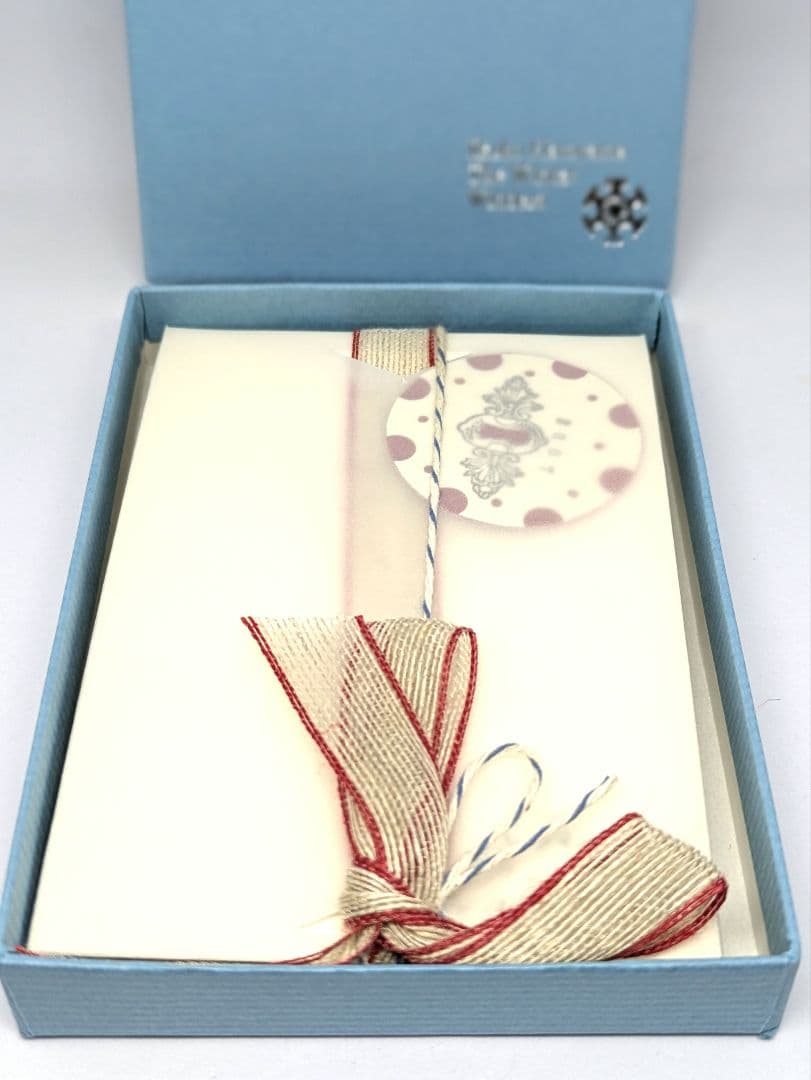 鳩山郁子　豆本と、サイン入りCAMERA Ｄａｙｓのフィル厶、（上箱無し）ら２個