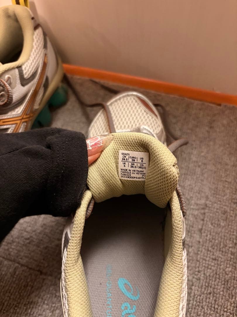 asics レディーススニーカー24.5cm