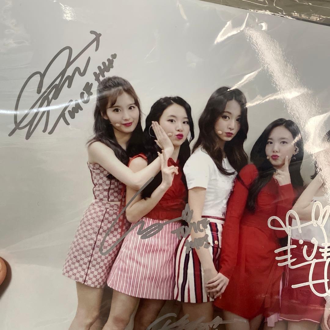 TWICE ツウィ サナ　モモ　ミナ　サイン　直筆　写真　A4サイズ