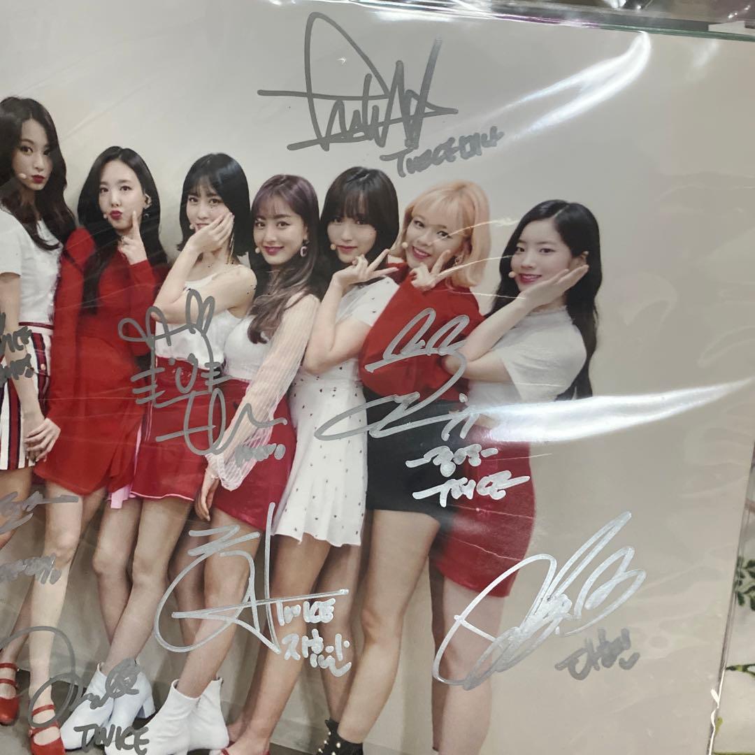 TWICE ツウィ サナ　モモ　ミナ　サイン　直筆　写真　A4サイズ