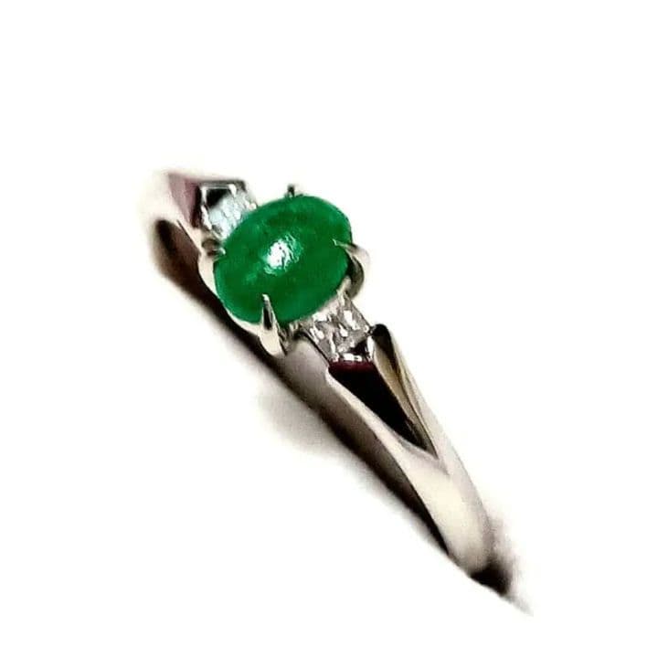 PT950コロンビア産エメラルドオーバルカットリング、サイズ２２号！