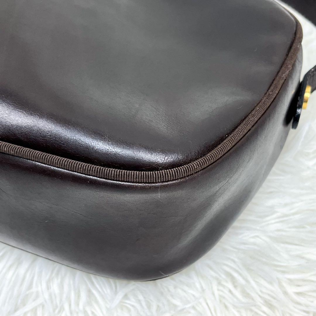 美品 フェラガモ ヴァラリボン ショルダーバッグ レザー