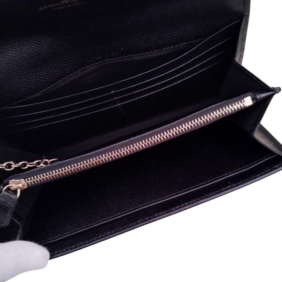 Salvatore Ferragamo ガンチーニ 長財布 22D150