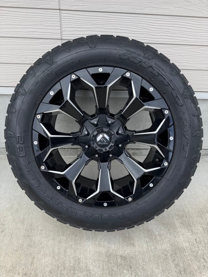 FUEL OFFROAD ASSAULT 20インチ 1本のみ　タイヤ無し