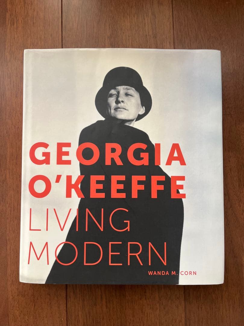 IA O'KEEFFE LIVING MODERN ジョージアオキーフ