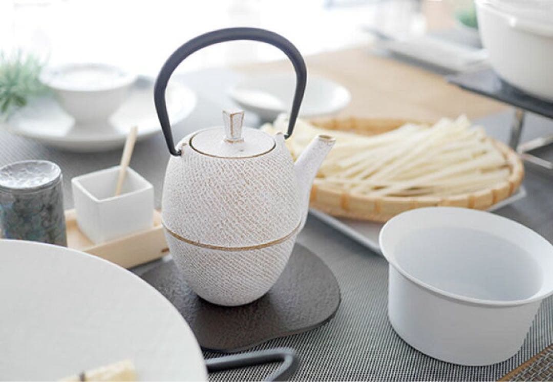 【南部鉄器】　急須　ホワイトゴールド　筒型刷毛目