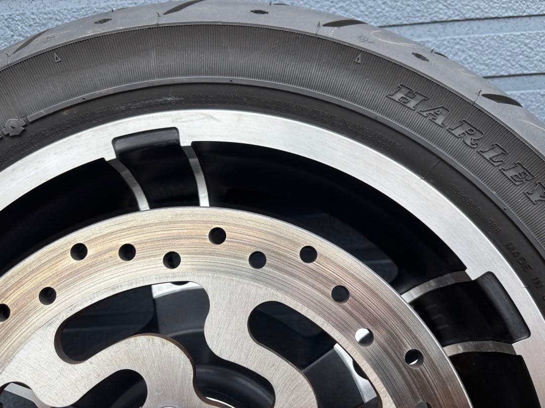 ハーレーダビッドソン　ストリートグライド　純正　リアタイヤ&ホイール