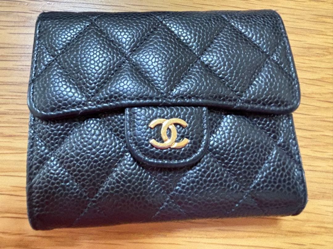 CHANEL キャビアスキン　マトラッセ 財布