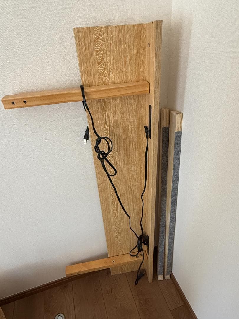 【すのこ】セミダブルベッドフレーム 棚・3口コンセント付き（ナチュラル色）