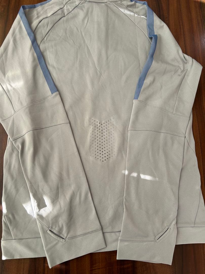 ブラジル代表　ハーフジップTRウエア（フリース素材）グレー　US−L新品・未使用