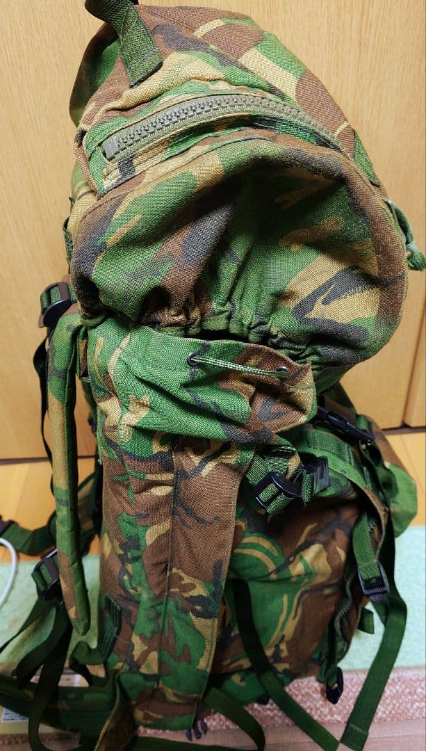 イギリス軍放出品 ベルゲンバックパック DPM迷彩 サイドポーチあり