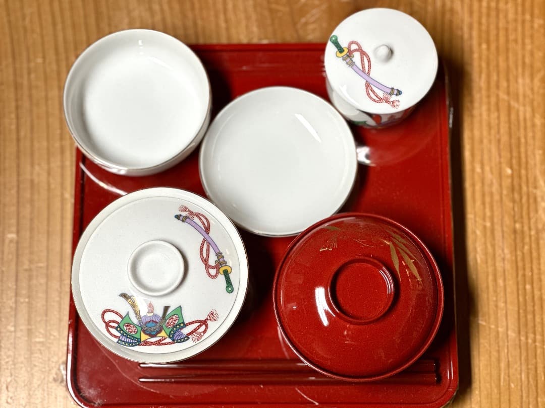 【再・値下げ】お食い初め　九谷焼　子供揃　福寿かぶと　男の子用