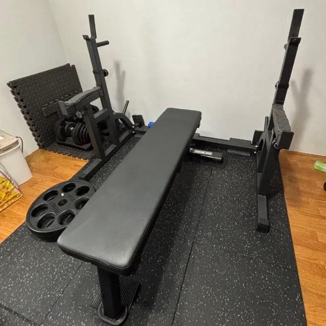 トレーニングベンチ　バーベルラック　ベンチプレス