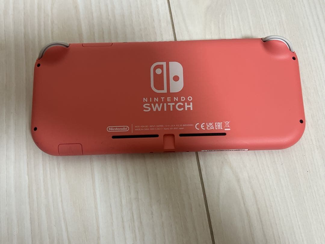 Nintendo Switch Liteコーラル本体