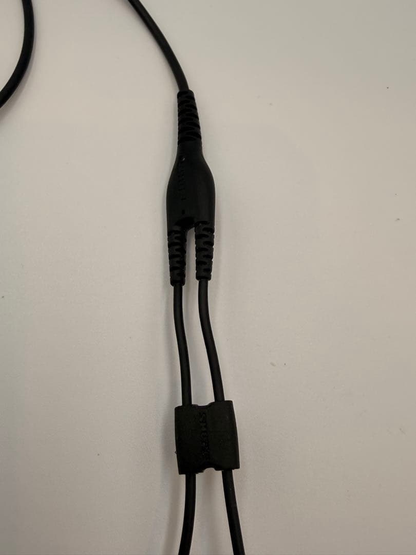 【動作確認済】SHURE SE215 高遮音性イヤホン ホワイト 有線B