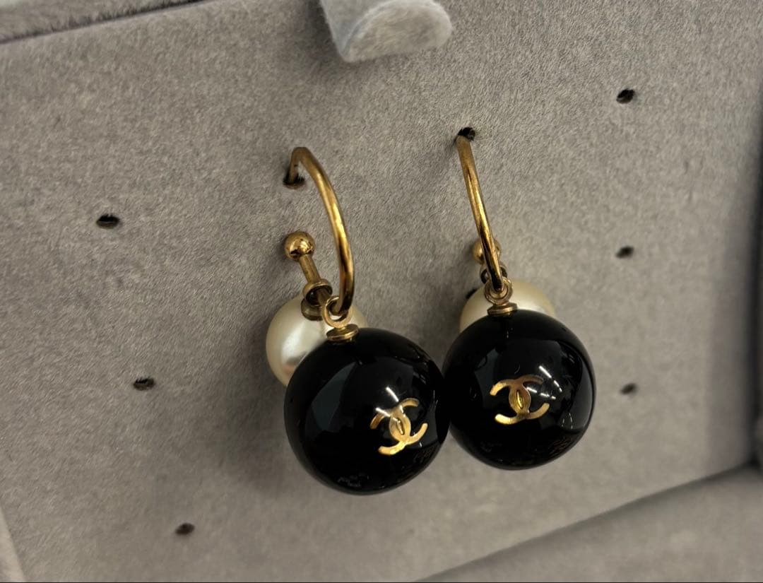 CHANEL フープピアス