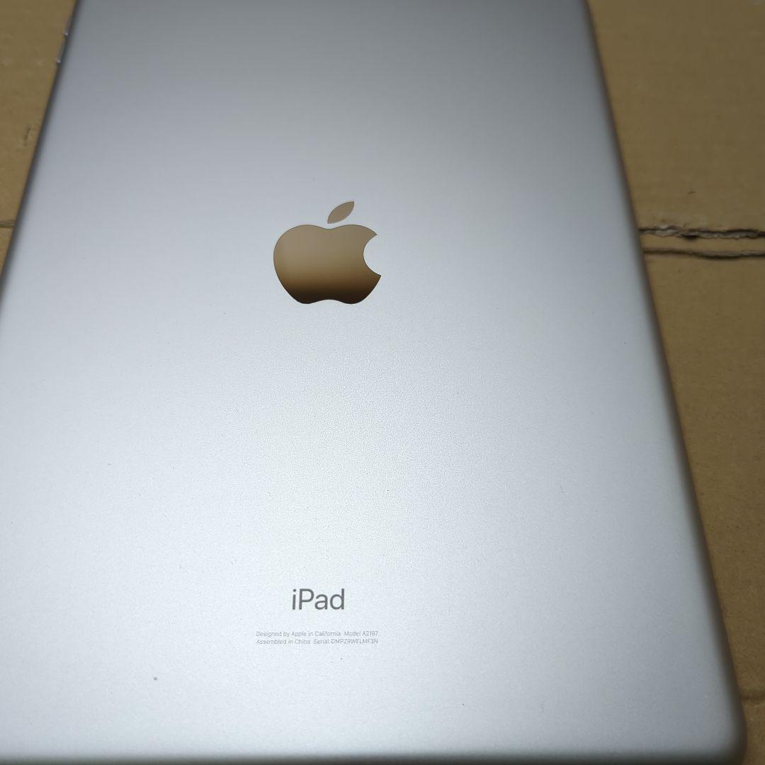 Apple iPad (第７世代) Wi-Fi 32GB シルバー