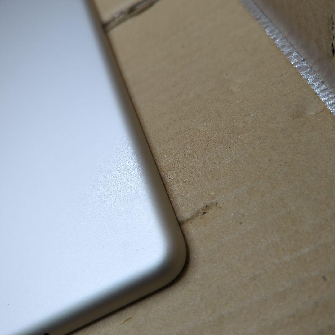 Apple iPad (第７世代) Wi-Fi 32GB シルバー