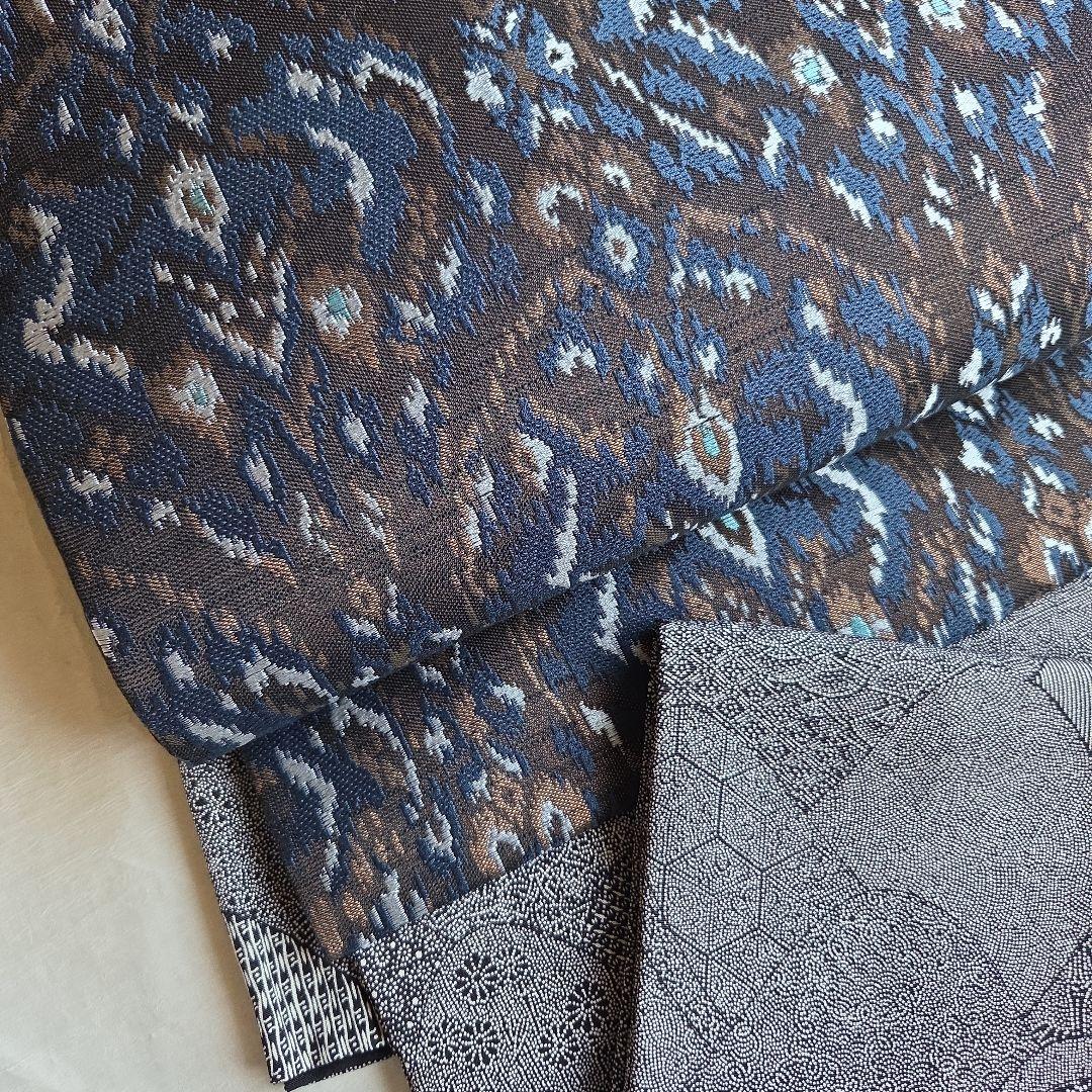 モダンな装いにも　上品な光沢を楽しむ　西陣名古屋帯