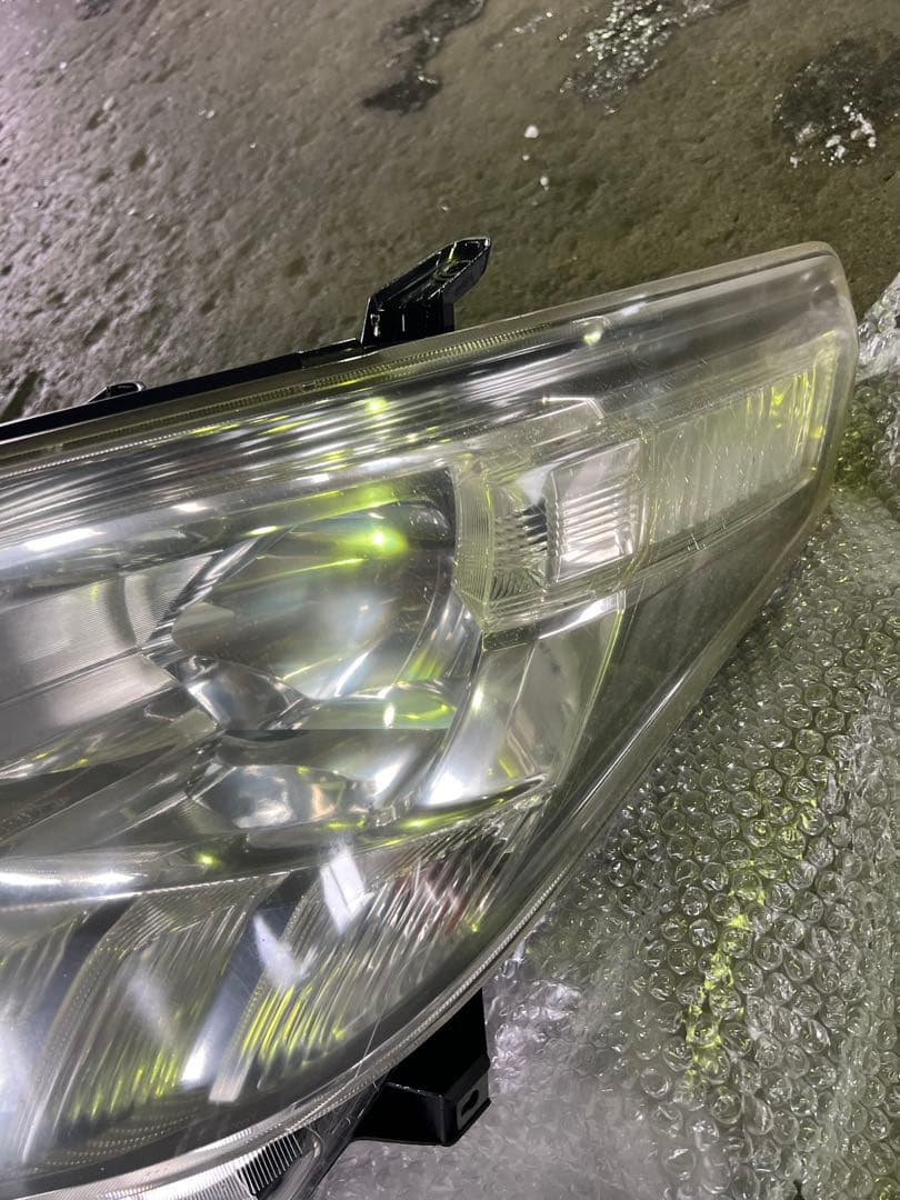 20アルファード前期　ヘッドライト