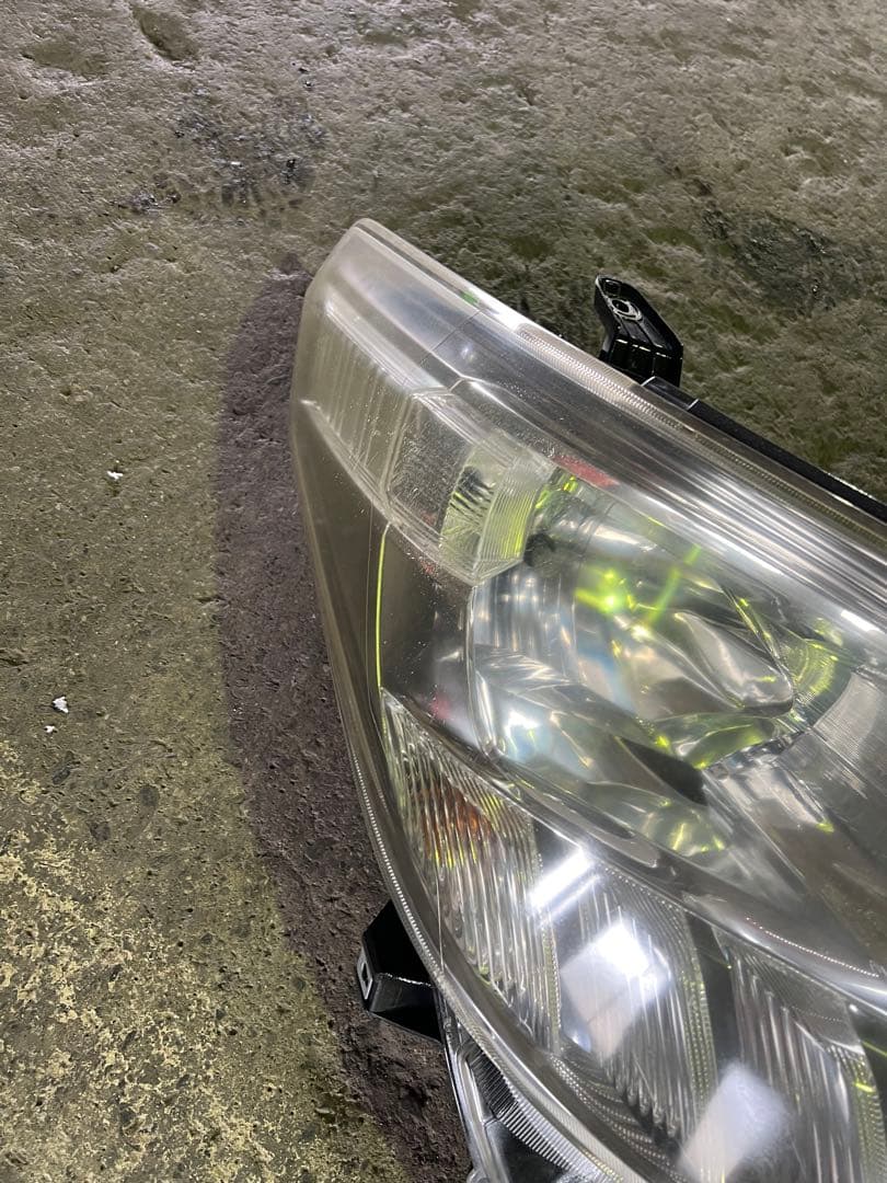 20アルファード前期　ヘッドライト