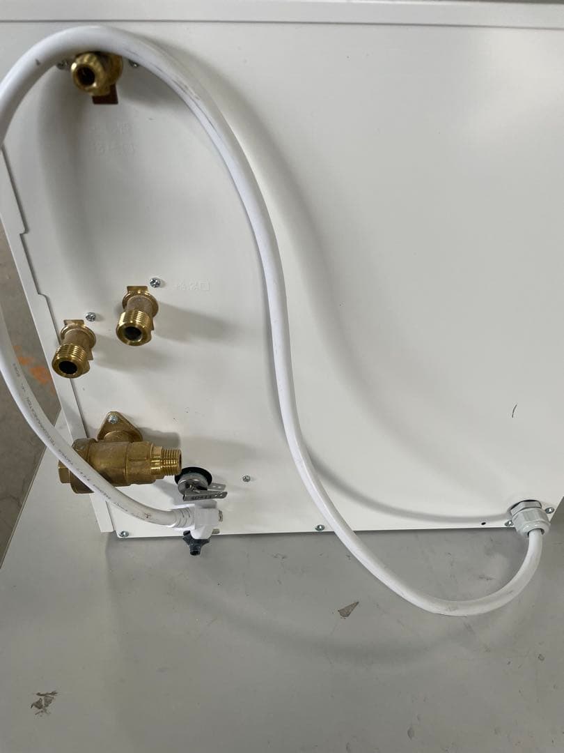 イトミック 床置き型電気温水器（角型） ESN30ARN111E0 2023年袋