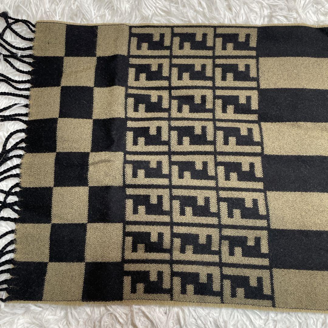 美品　フェンディ　ズッカ柄　マフラー　ウール100% イタリア製