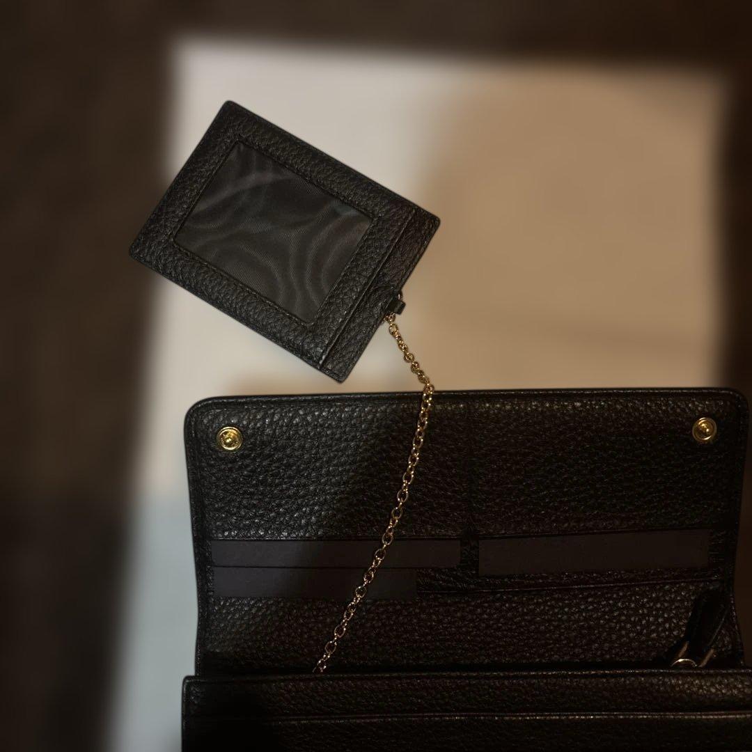 プラダ長財布　二つ折り