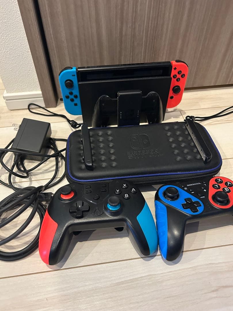 Nintendo Switch （ポケモン、ケース、コントローラ×2セット）