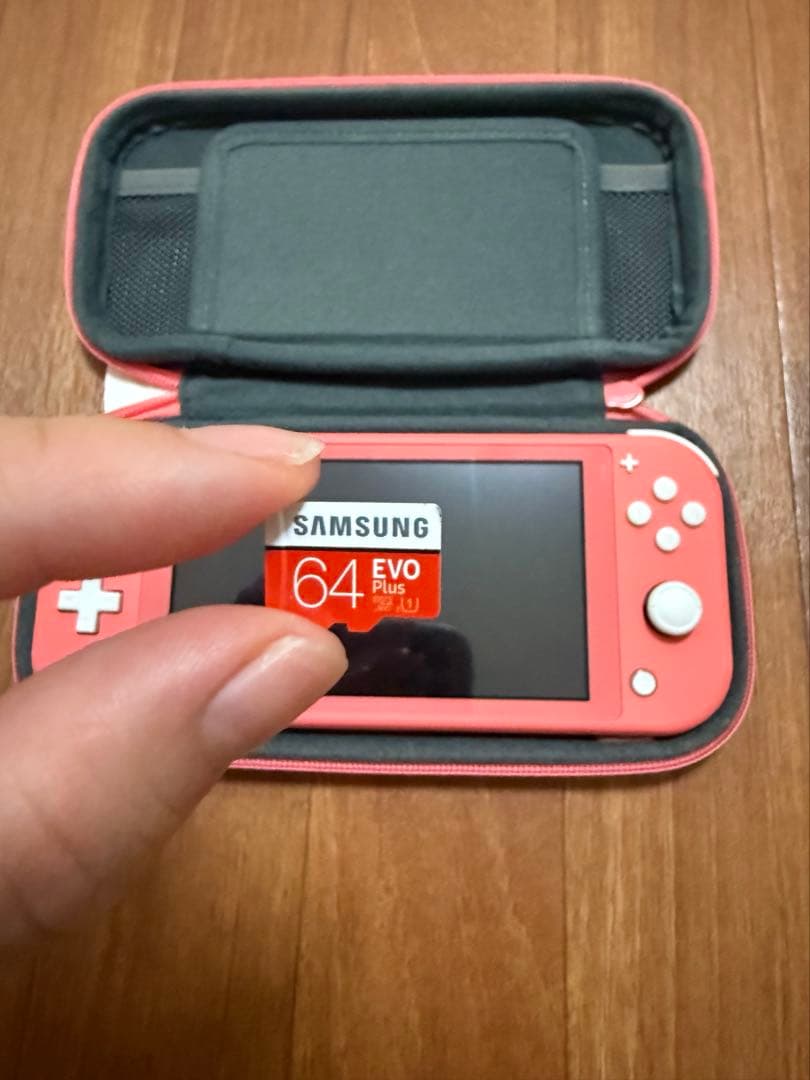 Switch Lite コーラル 本体 ケース付き 箱/充電器/SDカードあり