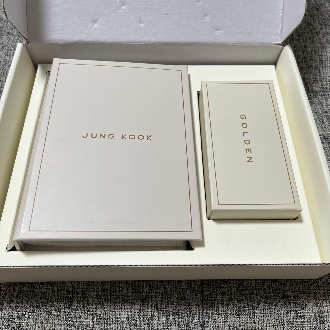 JUNG KOOK GOLDEN ショーケース